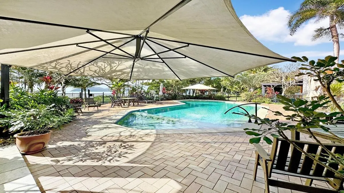 Wongalinga Beachfront Apt 4 Mission Beach Apartment